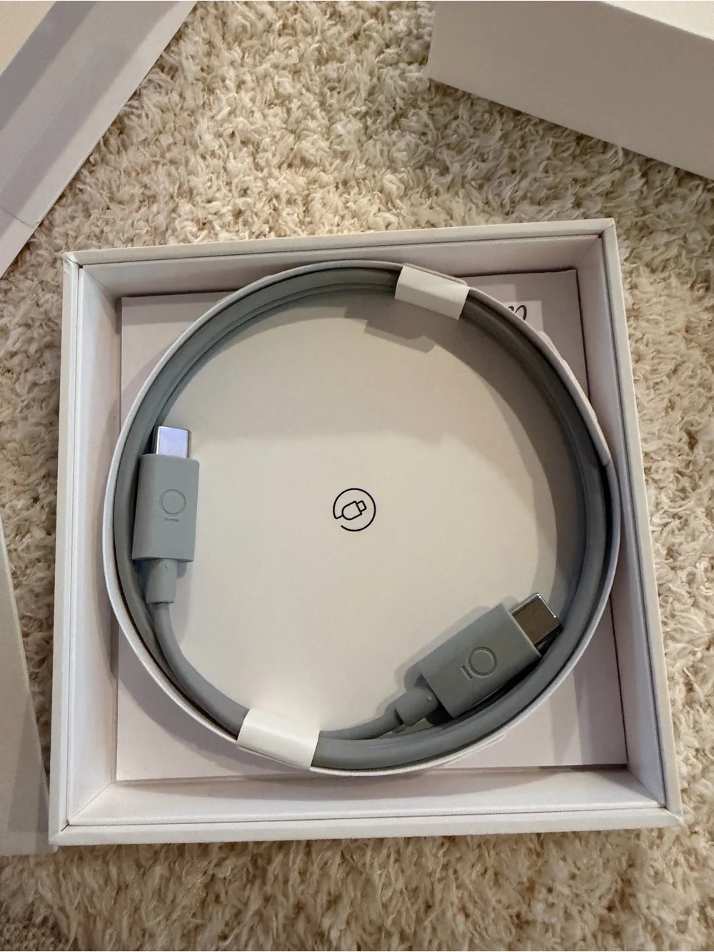 Oura Ring 4, Size 5, Gold Finish - Brand New, Unworn.